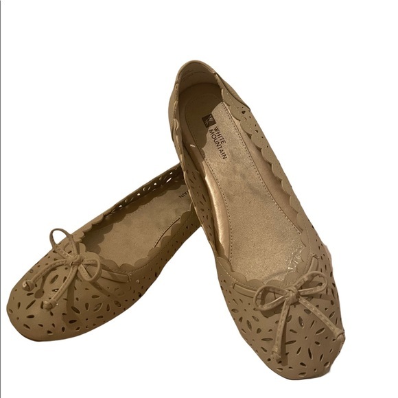 White Mountain Open Cutwork Flat Shoes With Bow On Top Size 9 1/2 M - Picture 2 of 7